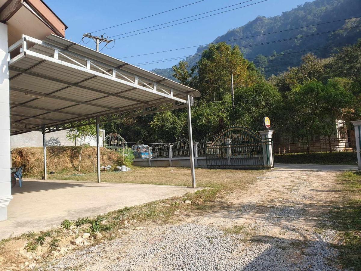 Khounxok Guesthouse Nong Khiaw Luaran gambar