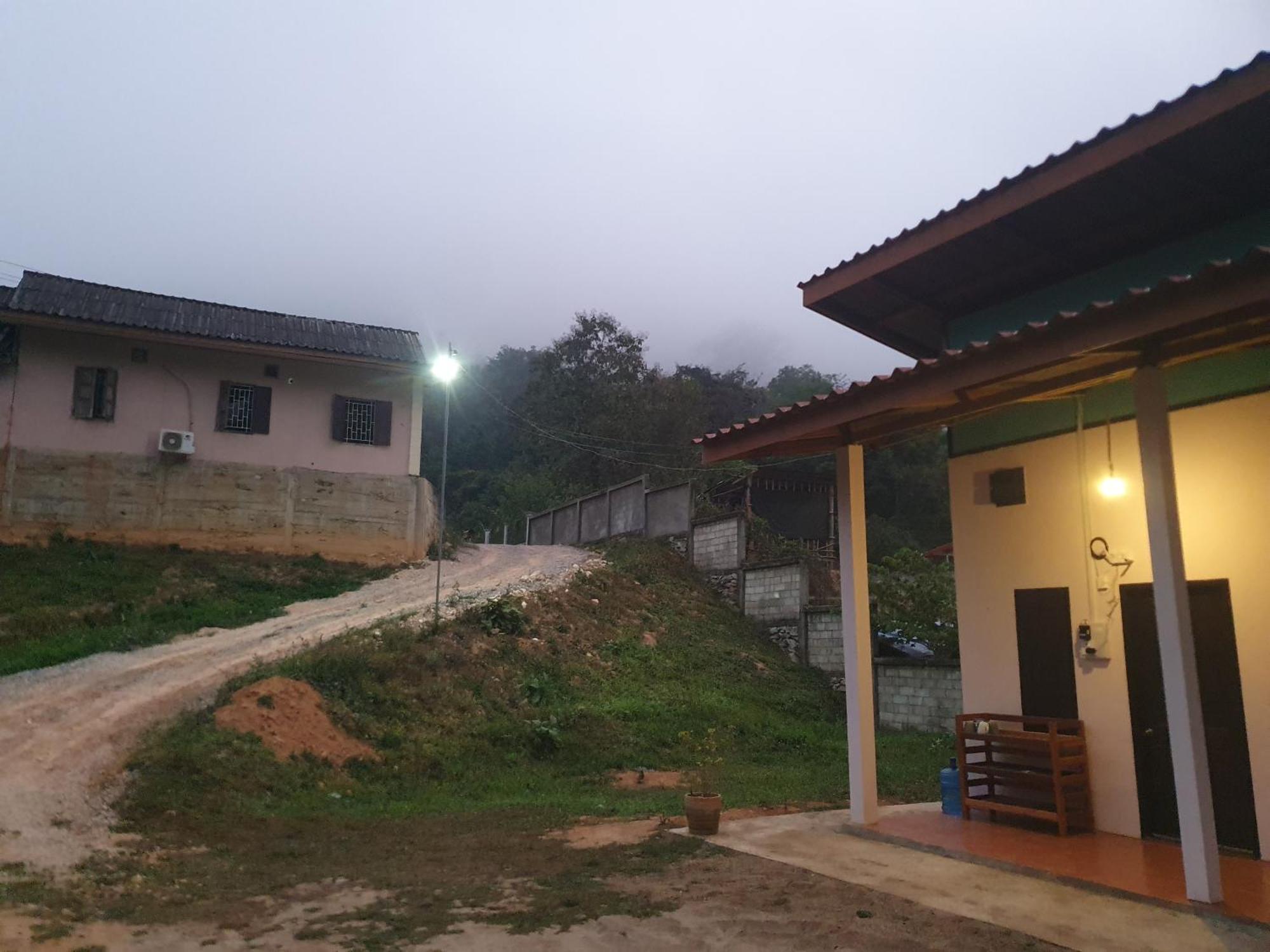 Khounxok Guesthouse Nong Khiaw Luaran gambar